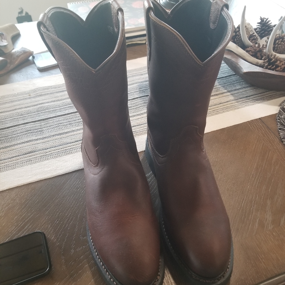 Brand New Ariat Boots
